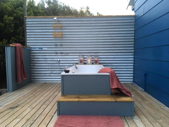 The Woolshed And Farmhouse Blue, Bruny Island Barnes Bay Eksteriør billede